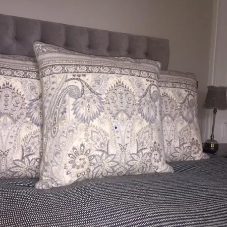 Oakthwaite Guest house 4*